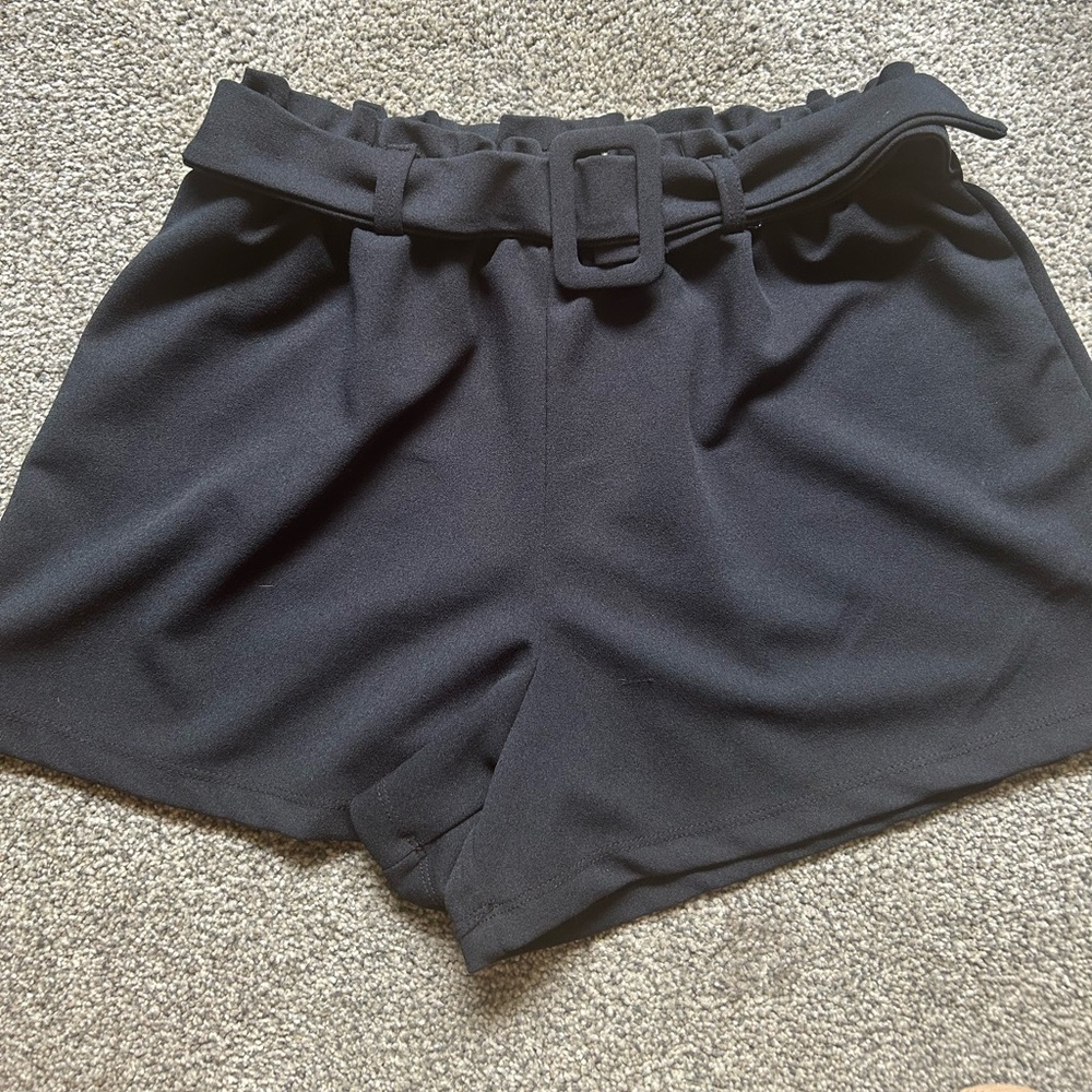 Women’s belted dress shorts